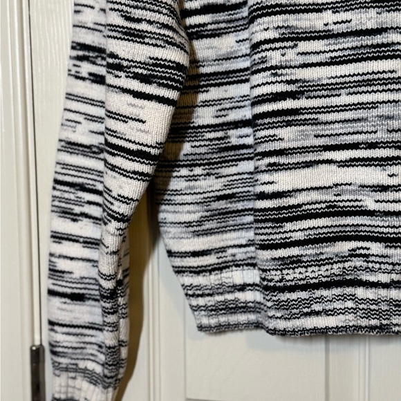 Nine West Monochrome Patterned Sweatshirt - Picture 4 of 9